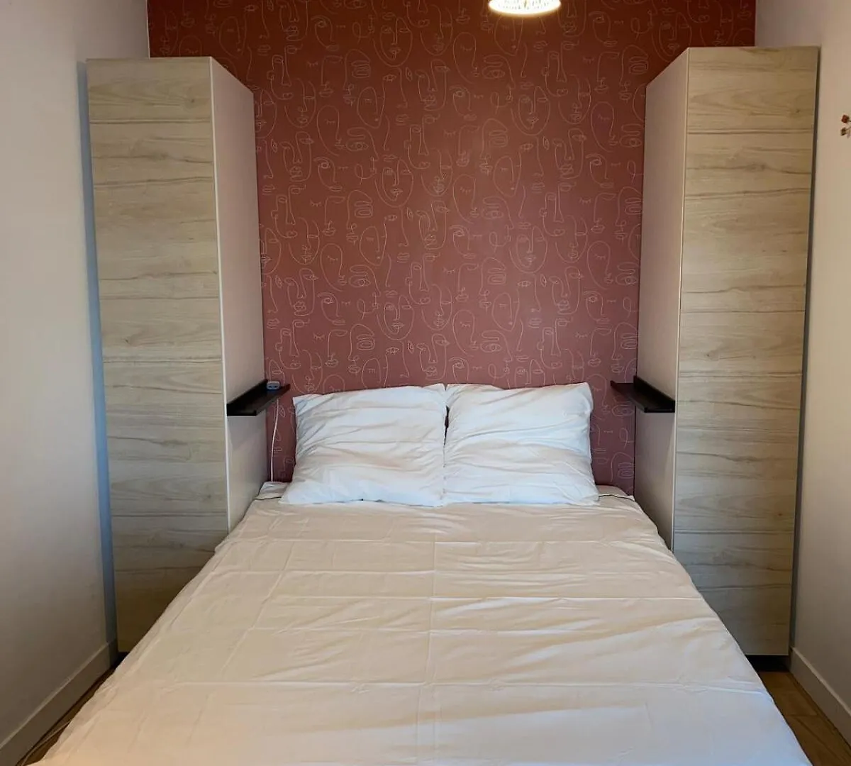 Studio Cabine Cannes 2 0*,  France